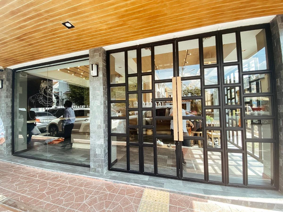 Yakthai Poshtel Bangkok Exterior foto